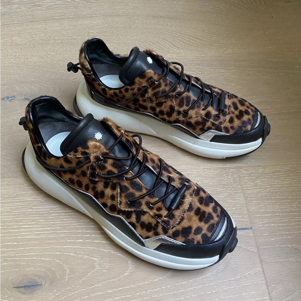Stuart Weitzman Women's SW 1 Low Top Leather & Haircalf Sneaker Size 7 B